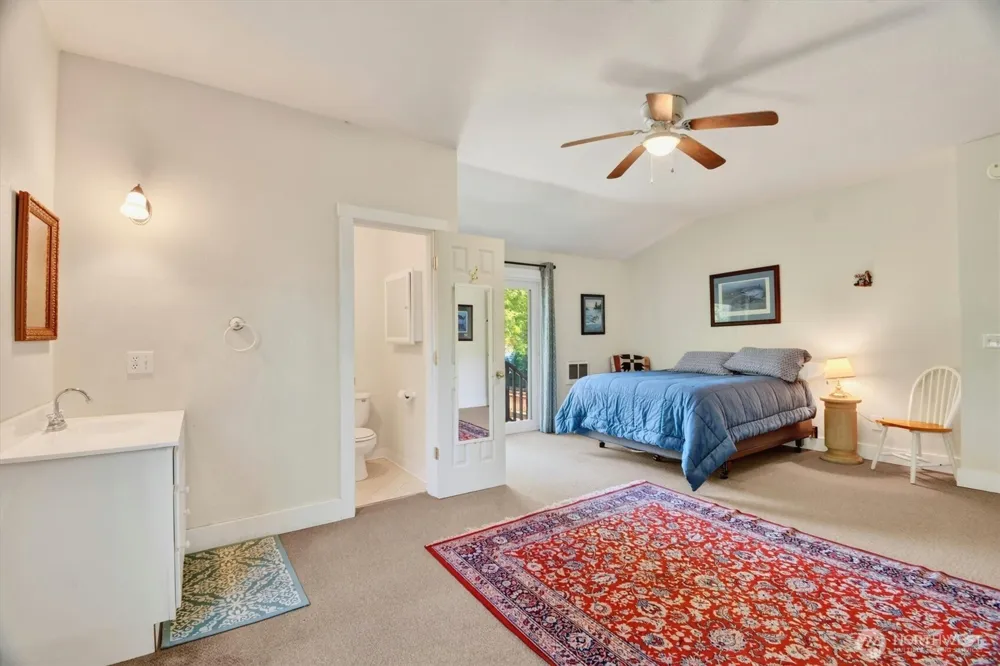 347 E Birnie Slough Road Cathlamet, WA 98612