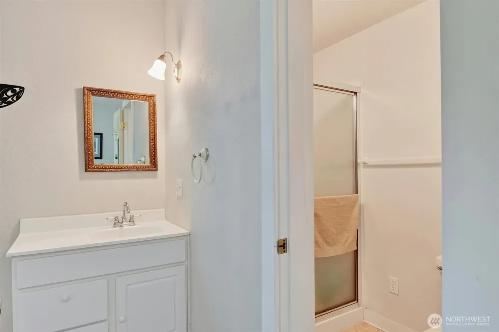 347 E Birnie Slough Road Cathlamet, WA 98612