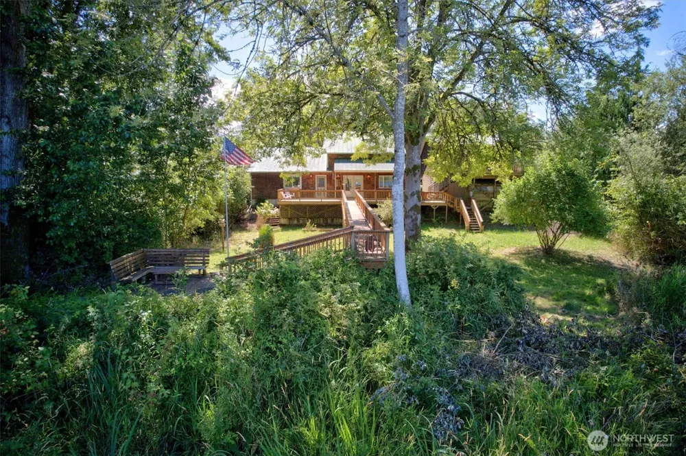 347 E Birnie Slough Road Cathlamet, WA 98612