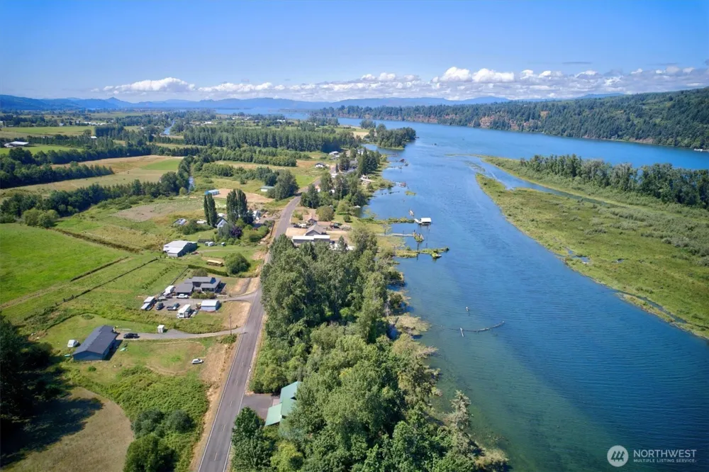 347 E Birnie Slough Road Cathlamet, WA 98612
