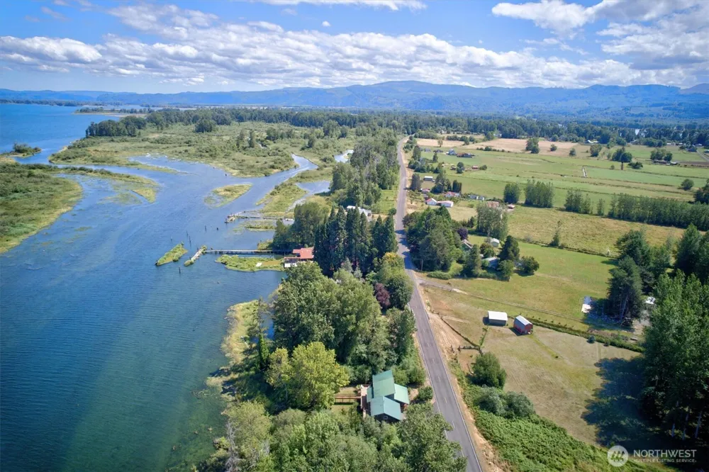 347 E Birnie Slough Road Cathlamet, WA 98612