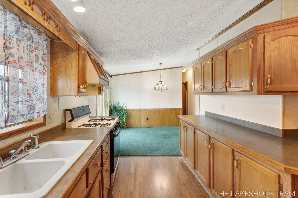 3274 Barbaray Way Holland Charter Township, MI 49424