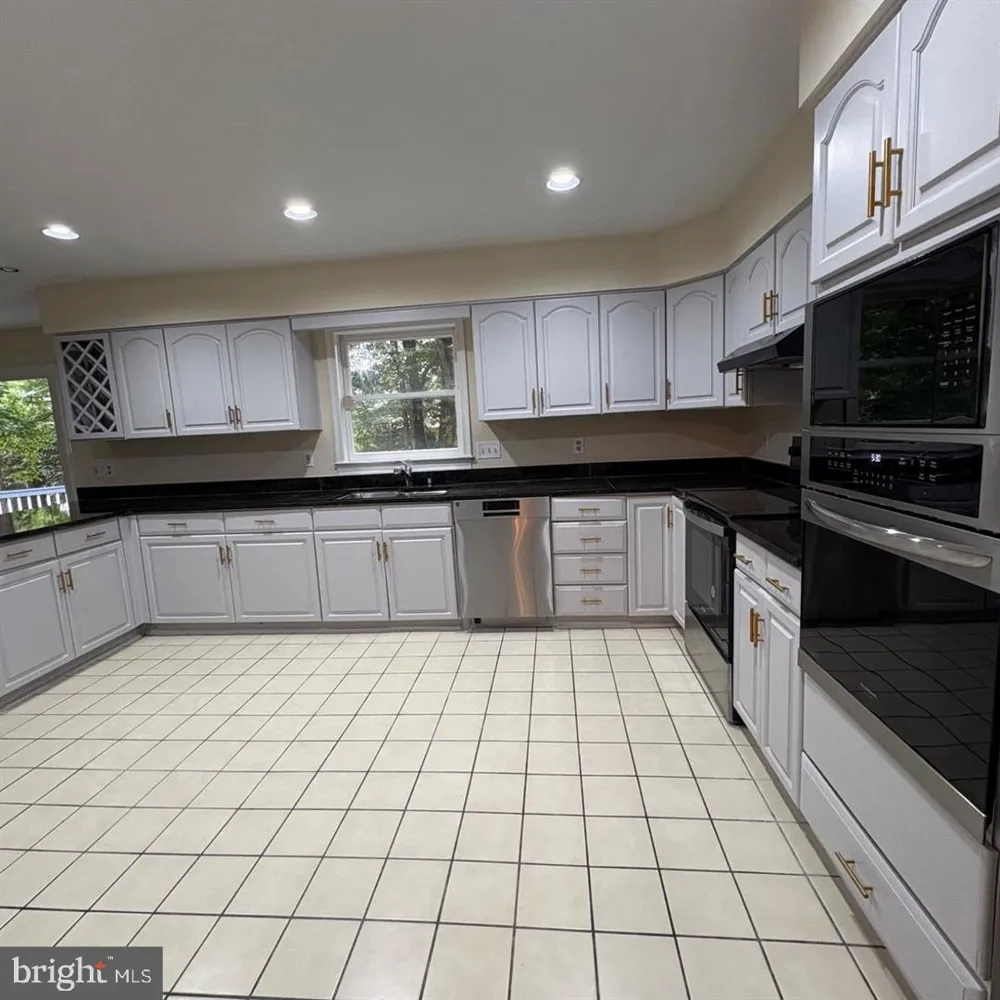 3502 HOLLY ROAD Annandale, VA 22003