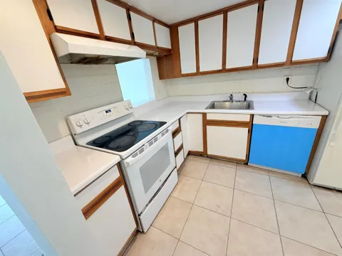 4304 NW 9TH AVENUE #3-3B