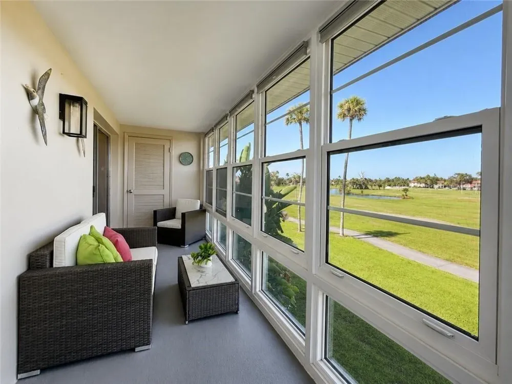 55 WOODLAND DRIVE #206 Vero Beach, FL 32962