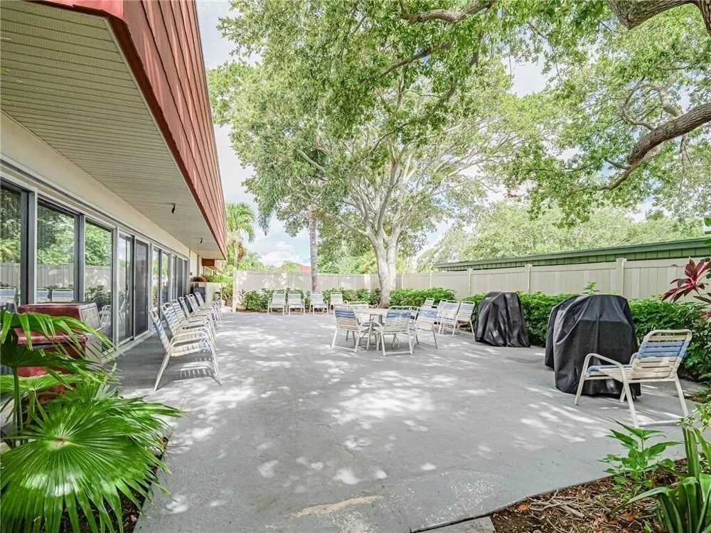 55 WOODLAND DRIVE #206 Vero Beach, FL 32962