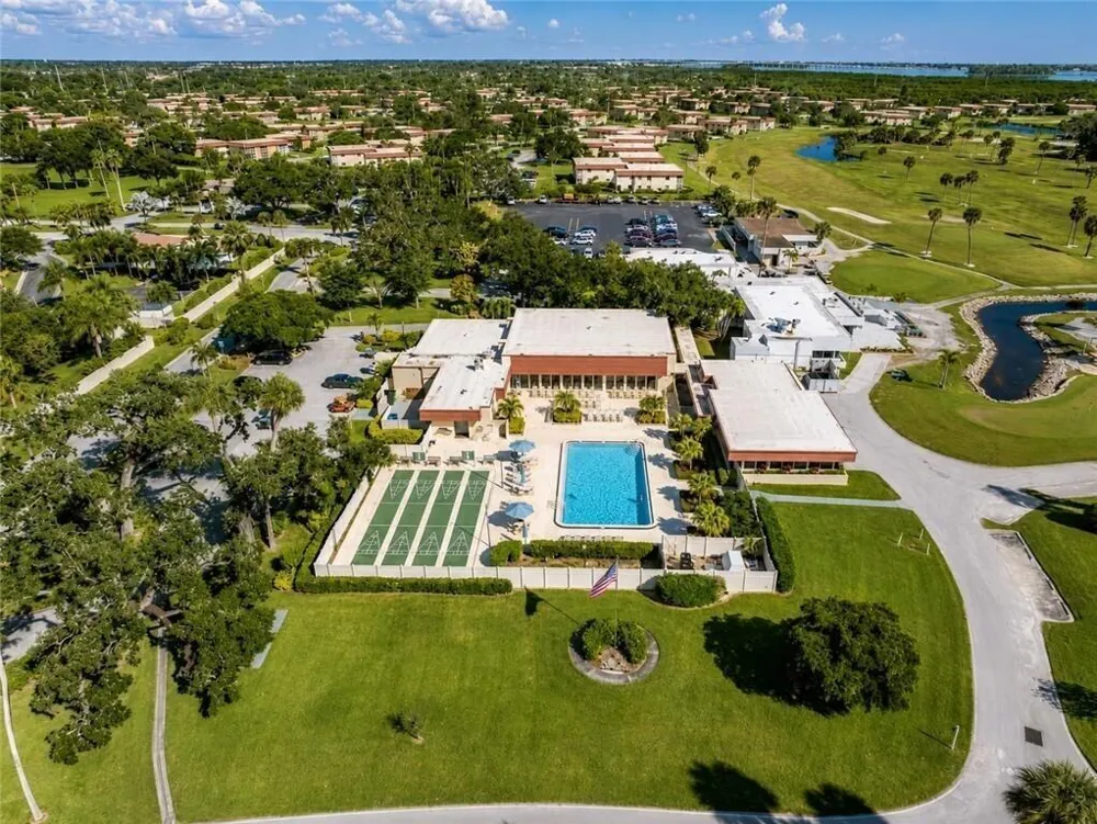 55 WOODLAND DRIVE #206 Vero Beach, FL 32962