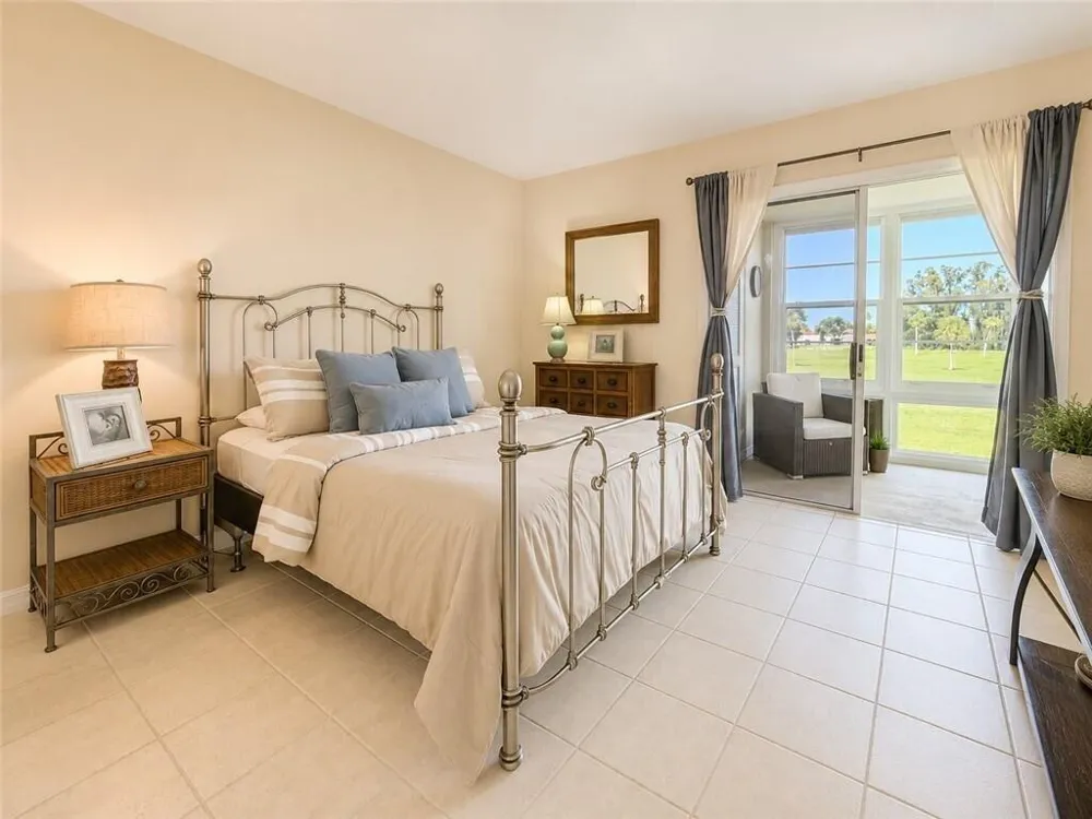 55 WOODLAND DRIVE #206 Vero Beach, FL 32962