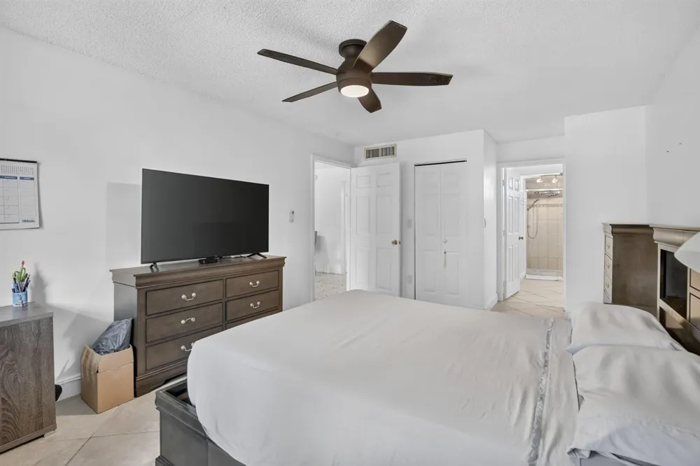 6001 Falls Circle Drive #306 Lauderhill, FL 33319