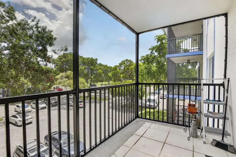 6001 Falls Circle Drive #306 Lauderhill, FL 33319