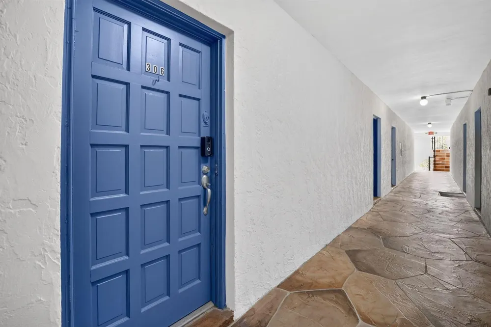 6001 Falls Circle Drive #306 Lauderhill, FL 33319