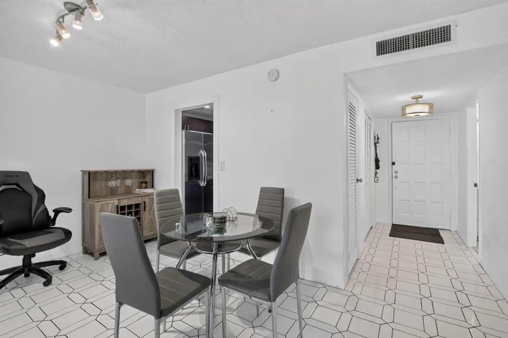 6001 Falls Circle Drive #306 Lauderhill, FL 33319