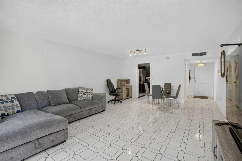 6001 Falls Circle Drive #306 Lauderhill, FL 33319
