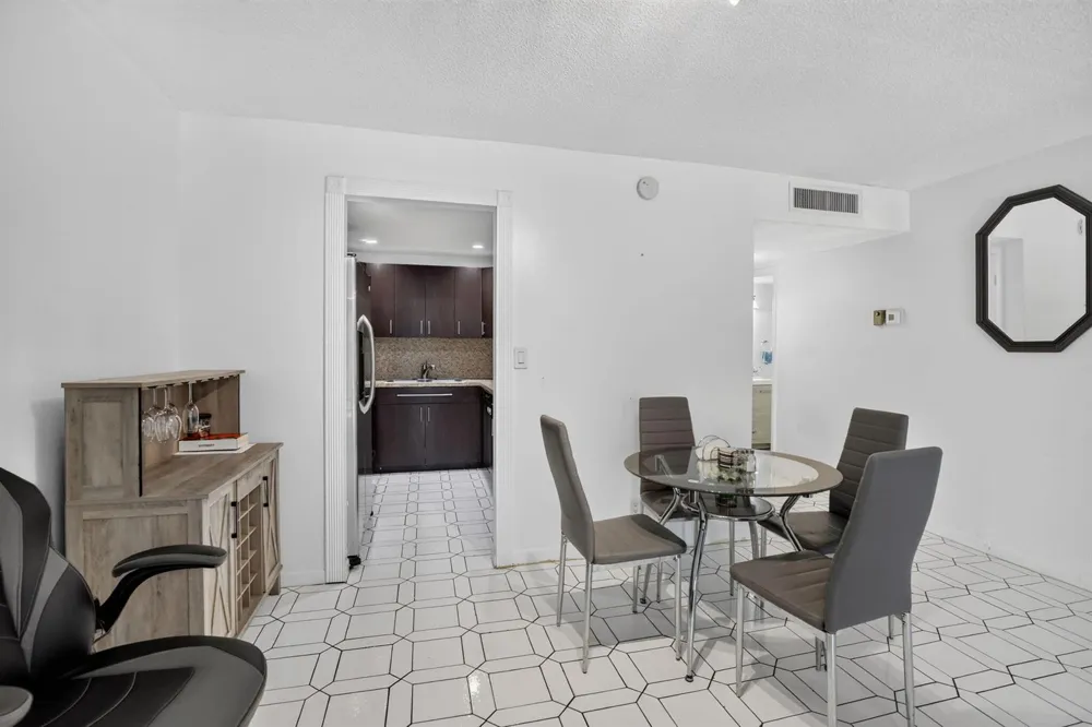 6001 Falls Circle Drive #306 Lauderhill, FL 33319