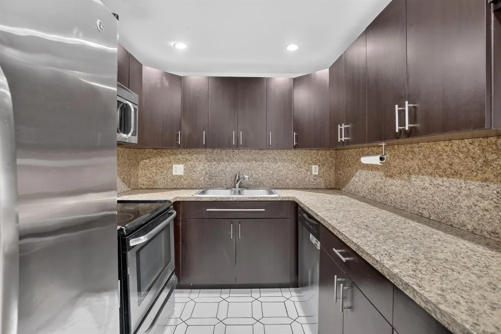 6001 Falls Circle Drive #306 Lauderhill, FL 33319