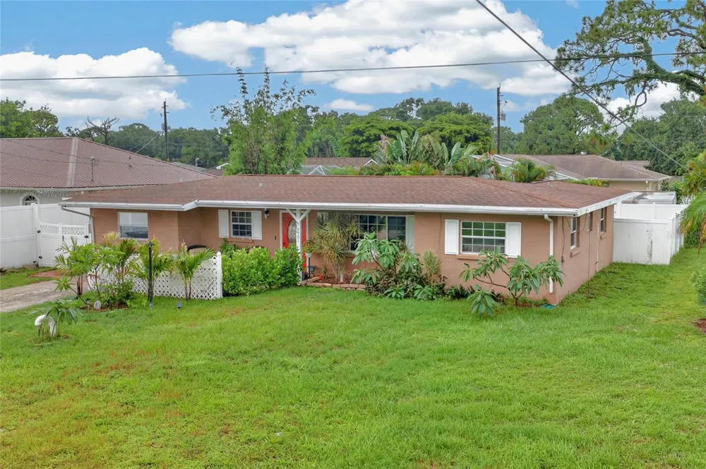 4701 SPAHN STREET Sarasota, FL 34232