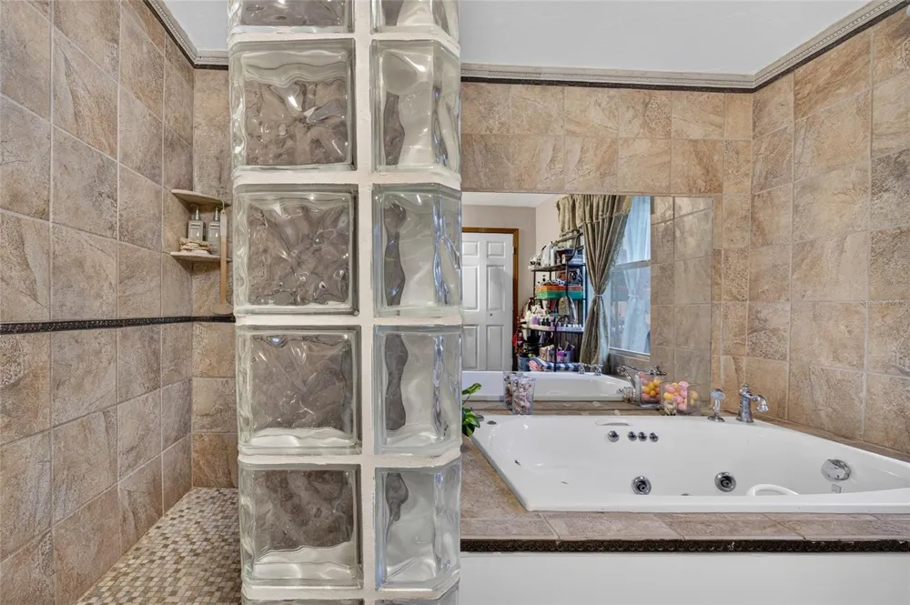 4701 SPAHN STREET Sarasota, FL 34232