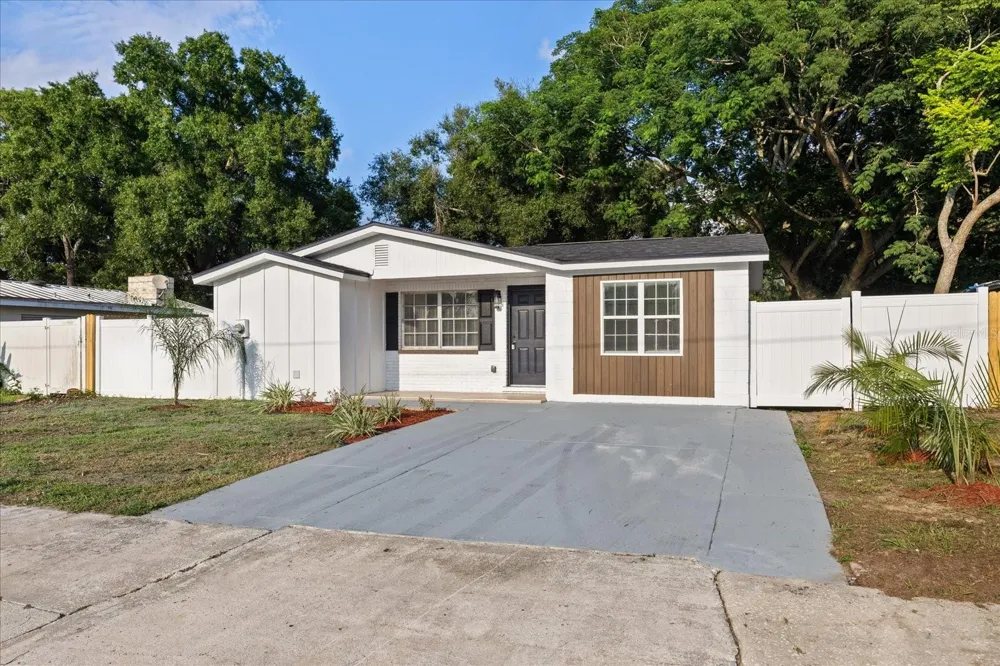 8711 RIVER FOREST CIRCLE Tampa, FL 33604
