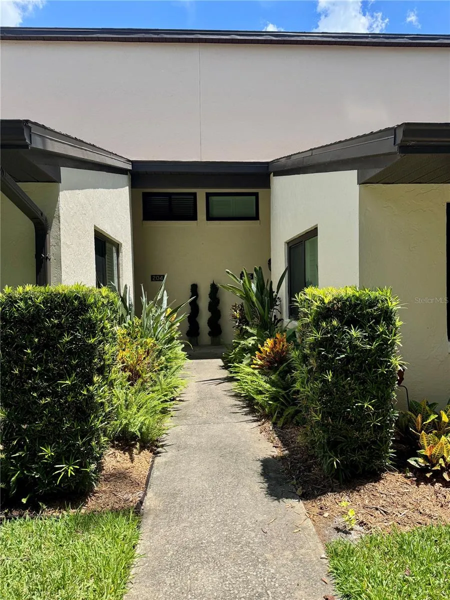 1637 SE PARADISE CIRCLE #205 Crystal River, FL 34429