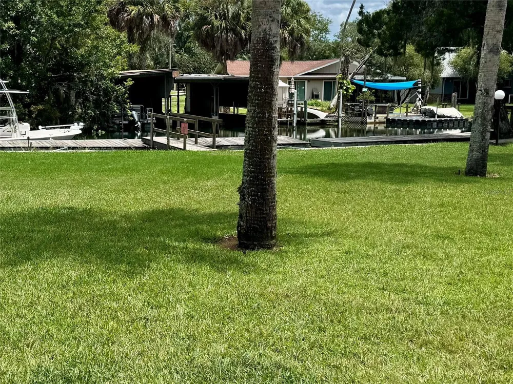 1637 SE PARADISE CIRCLE #205 Crystal River, FL 34429