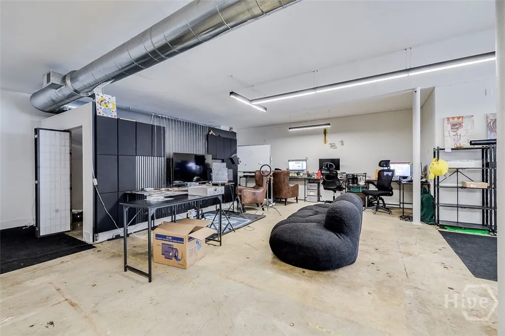 302 W Victory Drive #A Savannah, GA 31405