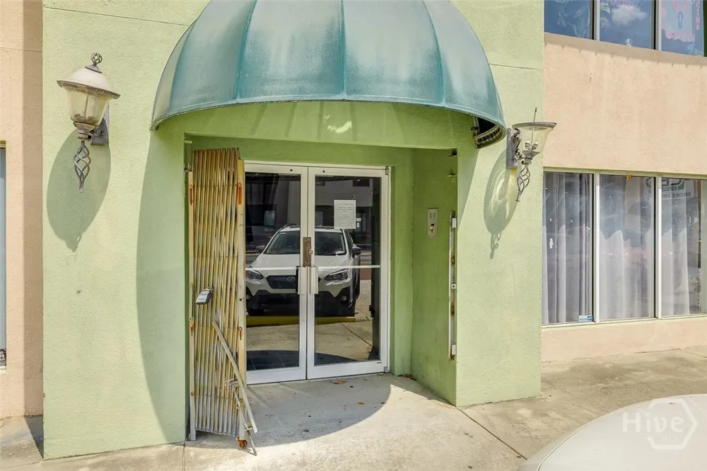 302 W Victory Drive #A Savannah, GA 31405
