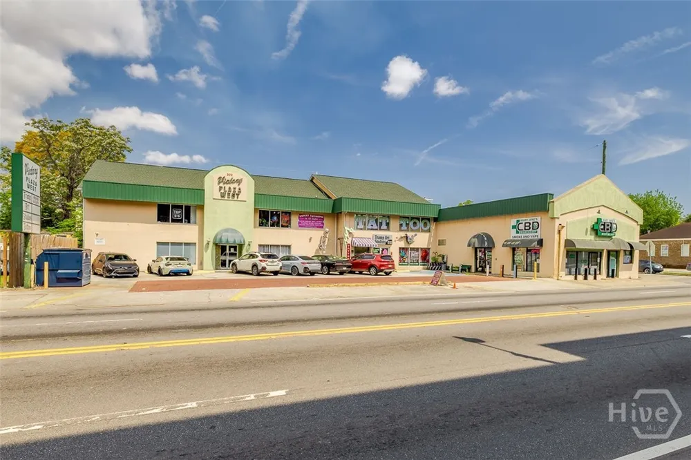 302 W Victory Drive #A Savannah, GA 31405