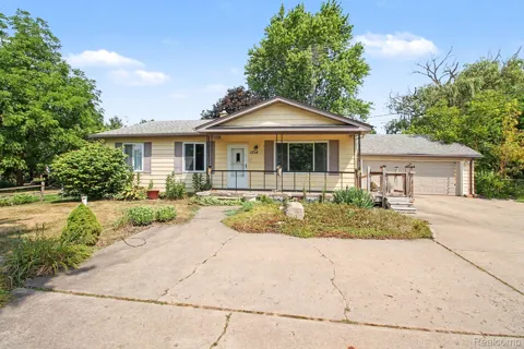 1254 W Grand Blanc Road W