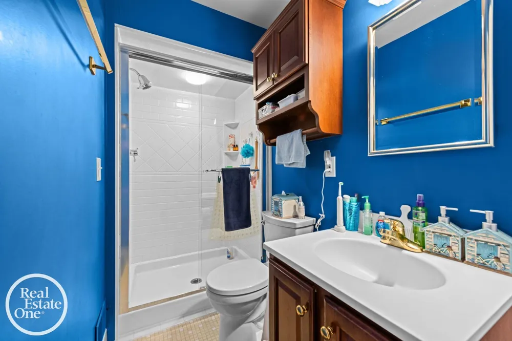 1196 Hawthorne Road Grosse Pointe Woods City, MI 48236