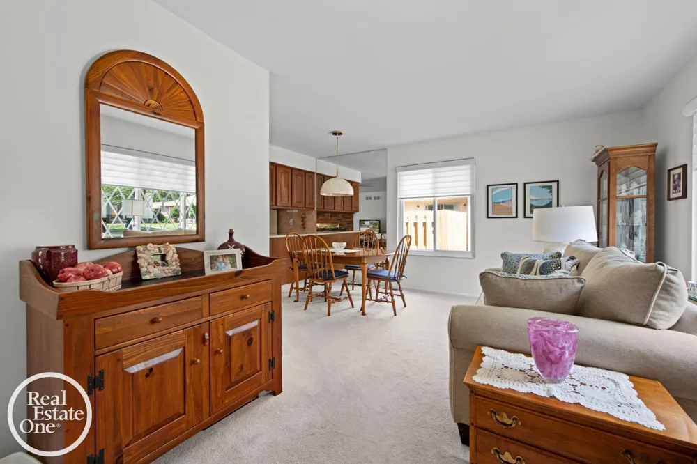 1196 Hawthorne Road Grosse Pointe Woods City, MI 48236