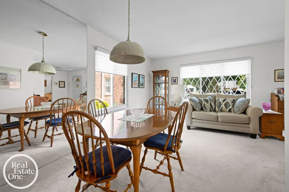 1196 Hawthorne Road Grosse Pointe Woods City, MI 48236
