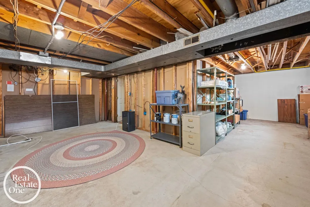 1196 Hawthorne Road Grosse Pointe Woods City, MI 48236