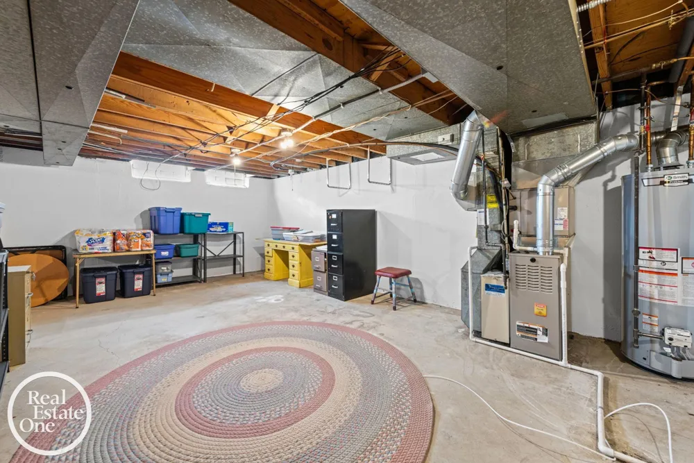 1196 Hawthorne Road Grosse Pointe Woods City, MI 48236