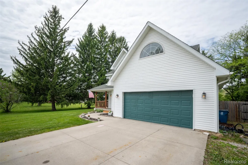 11363 McKinley Road Montrose Charter Township, MI 48457