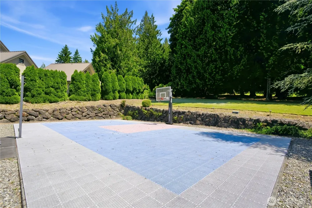 24282 SE 147th Place Issaquah, WA 98027