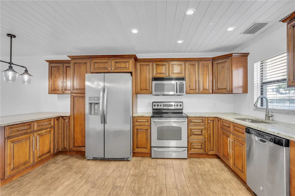 6506 ABACO DRIVE #104 Apollo Beach, FL 33572