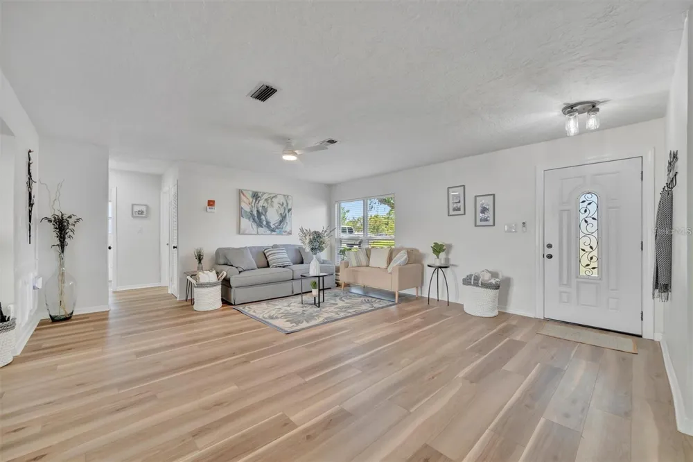 6209 FLAMINGO DRIVE Apollo Beach, FL 33572