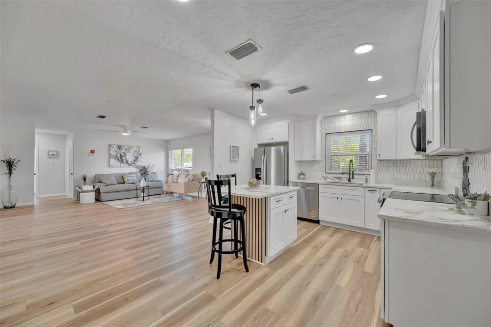 6209 FLAMINGO DRIVE Apollo Beach, FL 33572