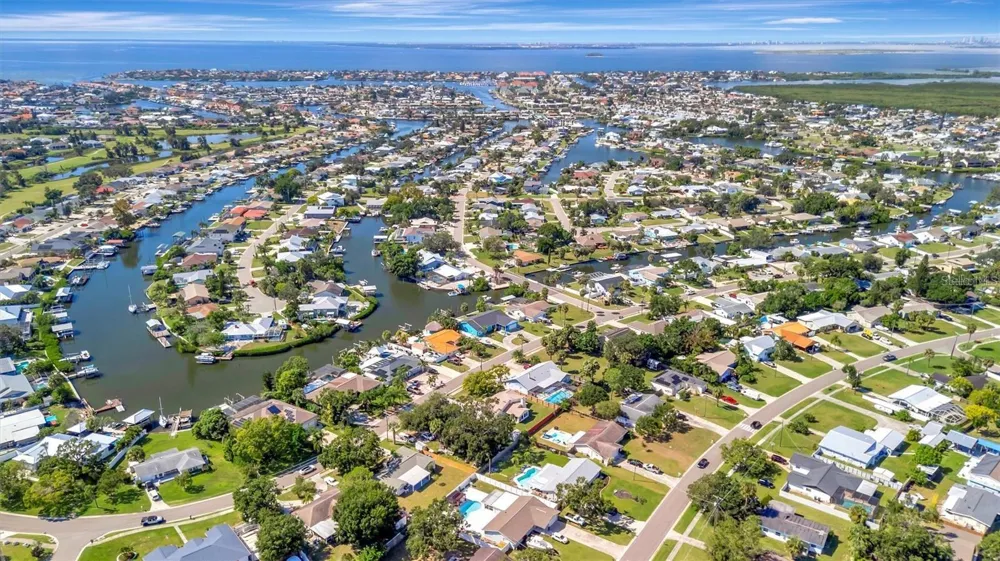 6209 FLAMINGO DRIVE Apollo Beach, FL 33572