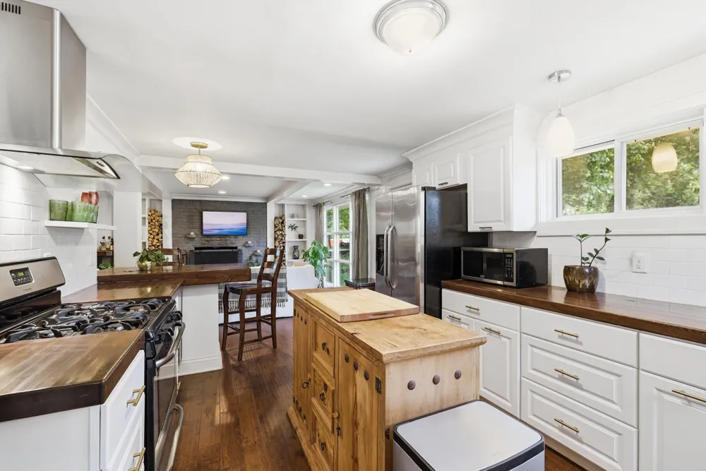 5320 Manitou Road Excelsior, MN 55331