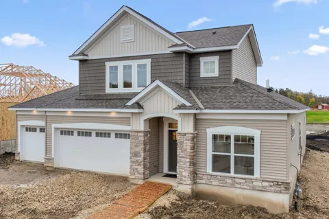 8013 Xyloid Lane