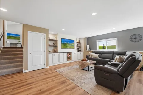 1515 Raymond Drive