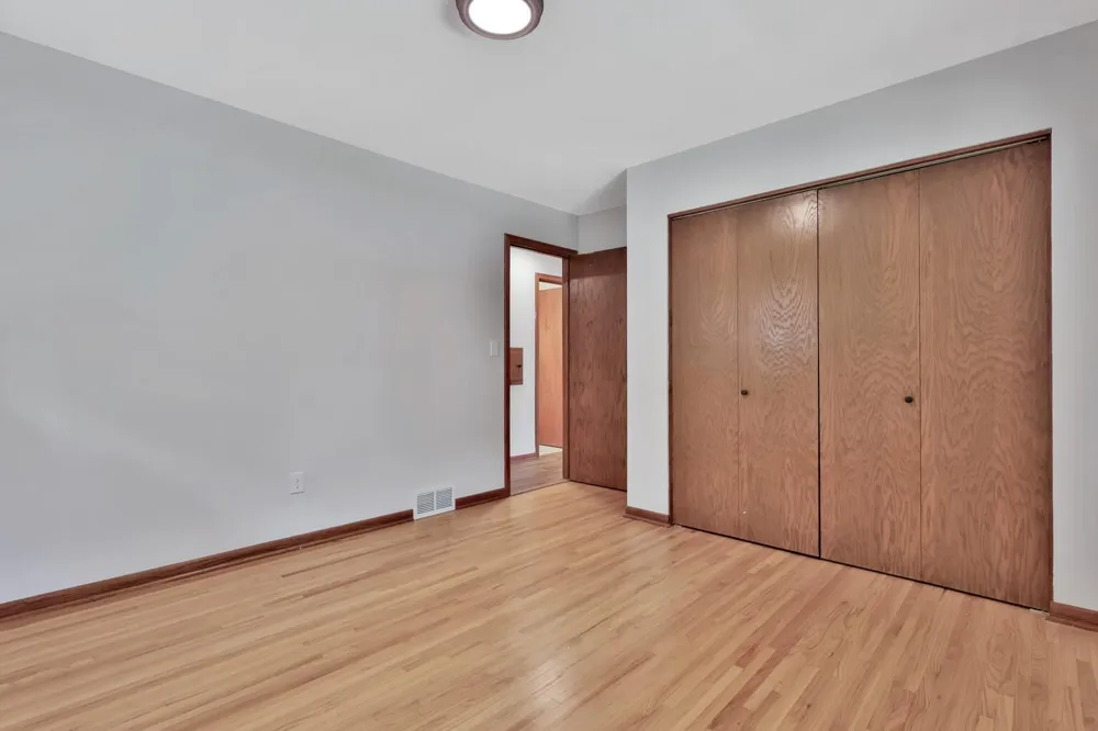 1017 Livingston Avenue West Saint Paul, MN 55118