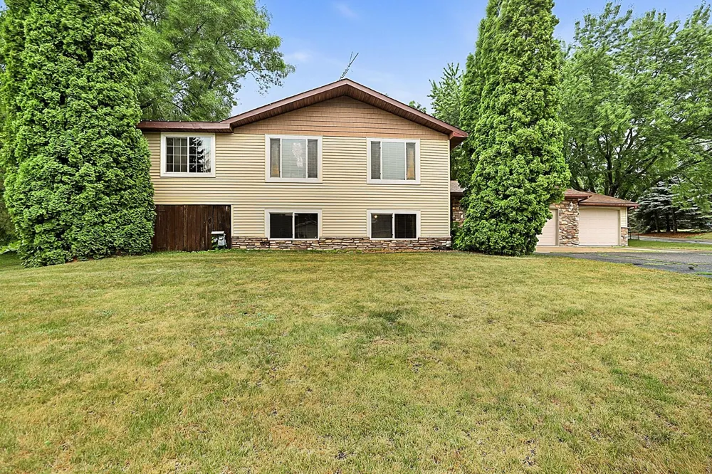15 14th Avenue S Cold Spring, MN 56320