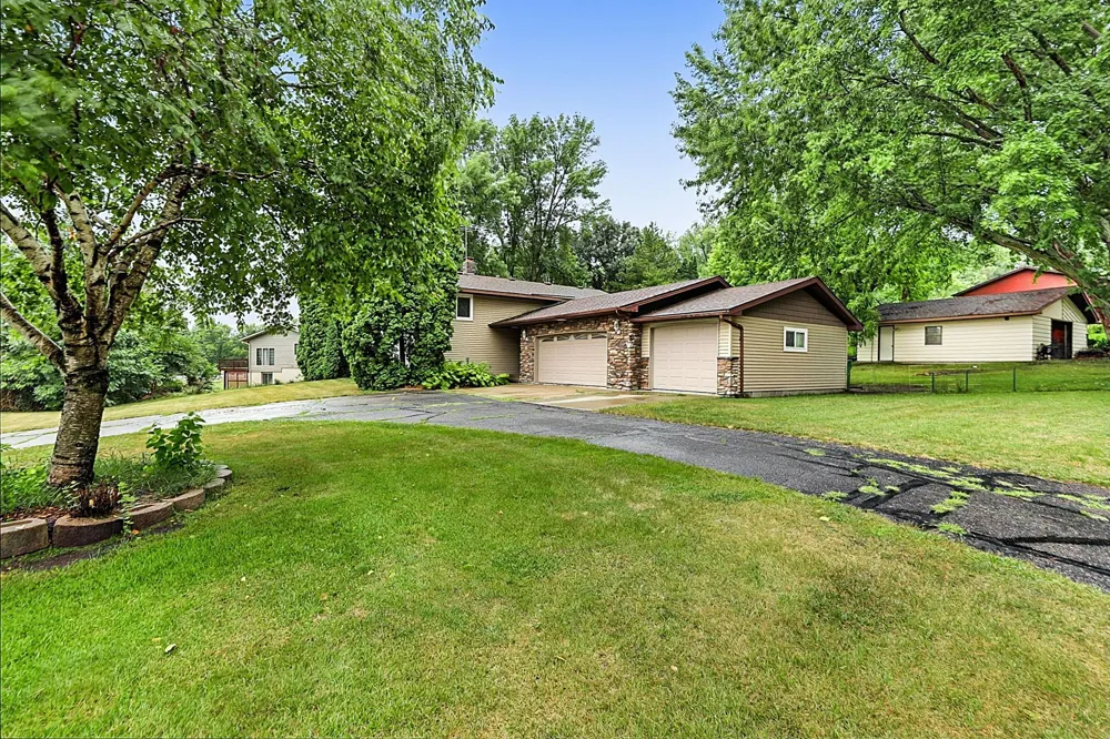 15 14th Avenue S Cold Spring, MN 56320
