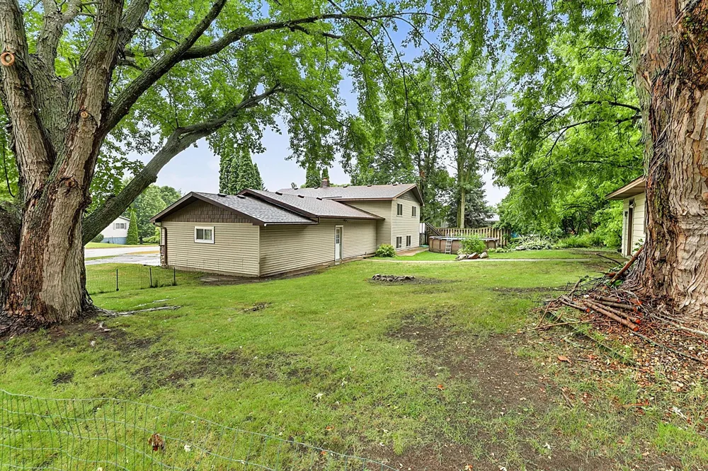 15 14th Avenue S Cold Spring, MN 56320