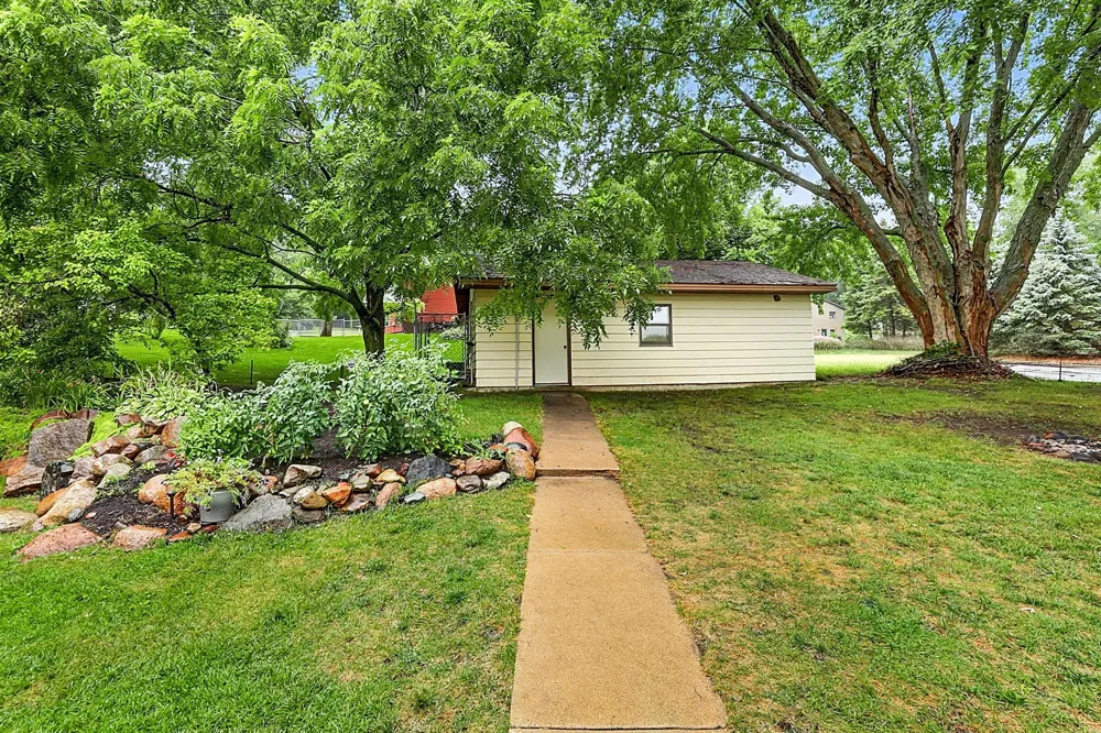 15 14th Avenue S Cold Spring, MN 56320