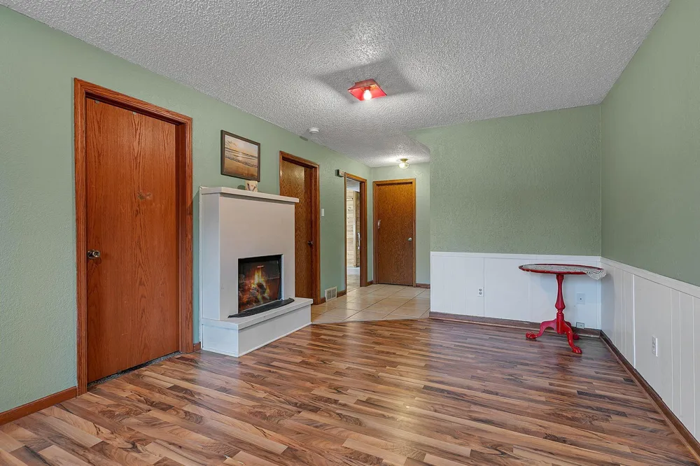 15 14th Avenue S Cold Spring, MN 56320