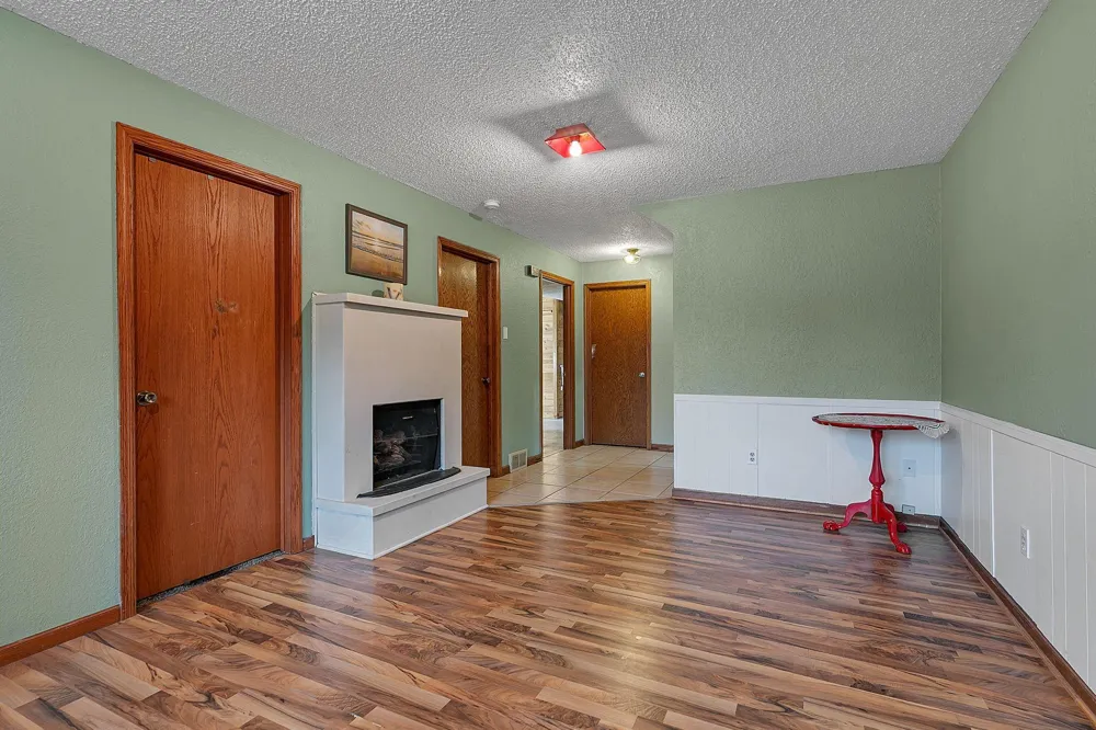 15 14th Avenue S Cold Spring, MN 56320
