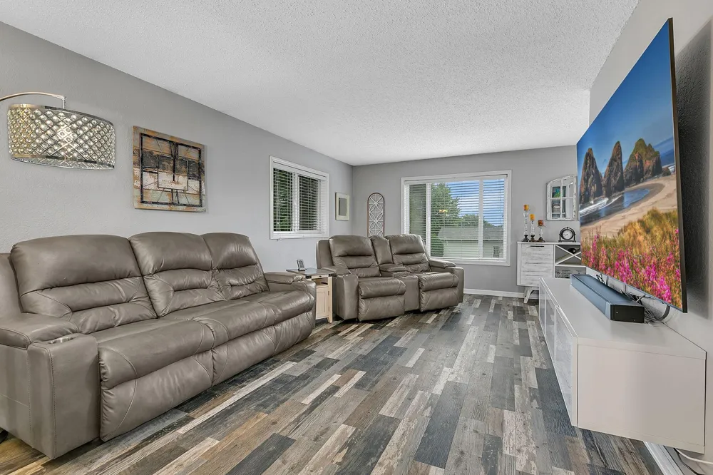 15 14th Avenue S Cold Spring, MN 56320